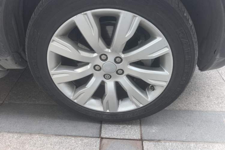 Used Land Rover Discovery Sport 2016 2.0T HSE Right Front Wheel Hub