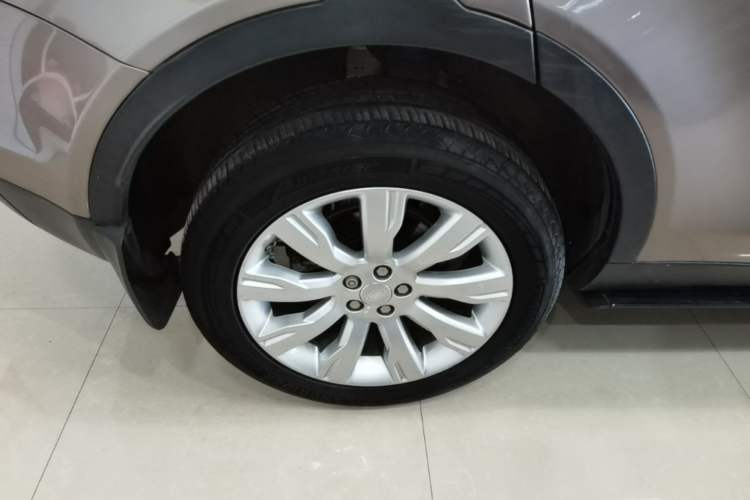 Used Land Rover Discovery Sport 2016 2.0T HSE Right Rear Wheel Hub