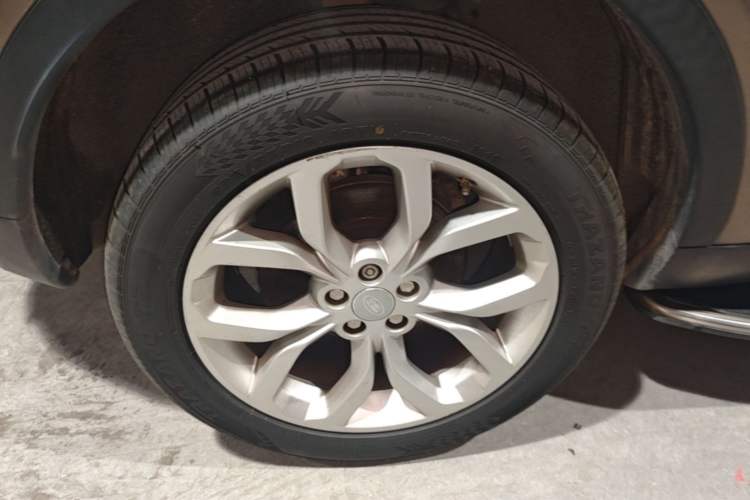 Used Land Rover Discovery Sport 2016 2.0T HSE Right Rear Wheel Hub