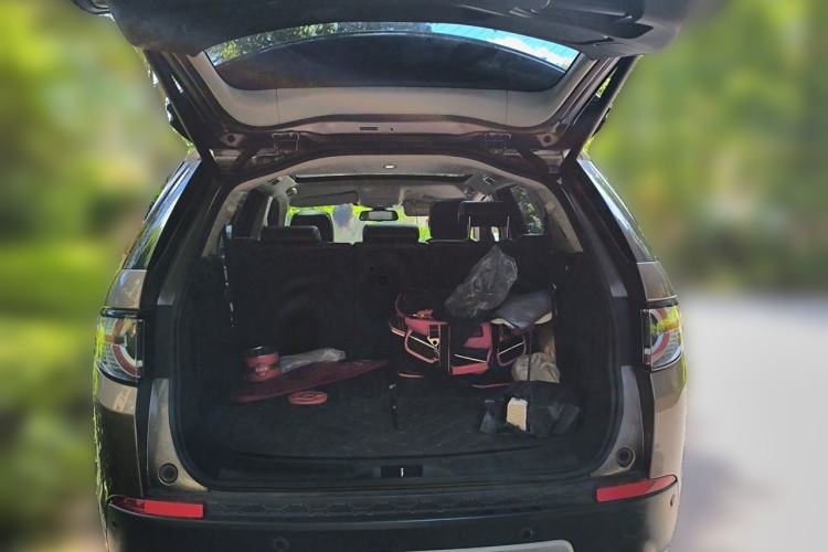 Used Land Rover Discovery Sport 2016 2.0T HSE Trunk