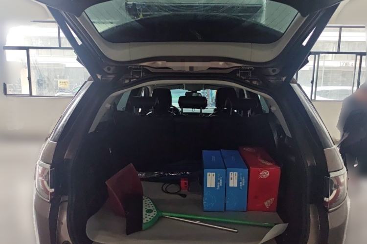 Used Land Rover Discovery Sport 2016 2.0T HSE Trunk