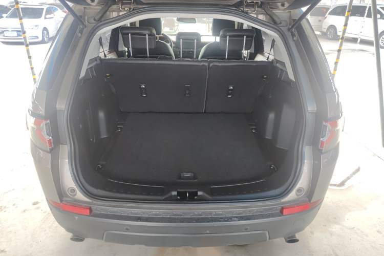Used Land Rover Discovery Sport 2016 2.0T S Trunk