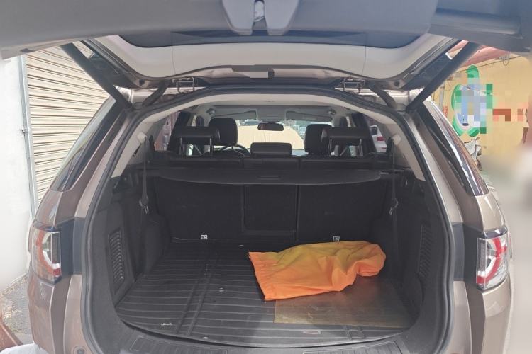 Used Land Rover Discovery Sport 2016 2.0T HSE Trunk