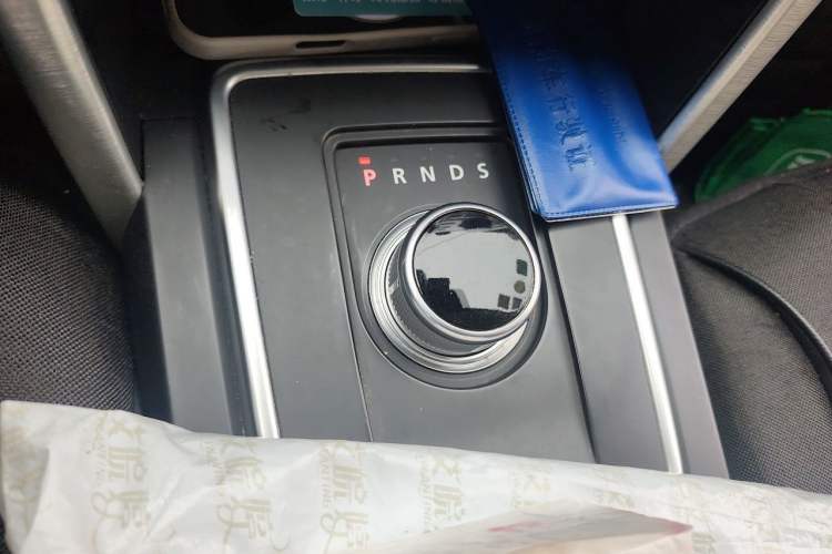 Used Land Rover Discovery Sport 2016 2.0T Limited-Edition Launch Gear Lever