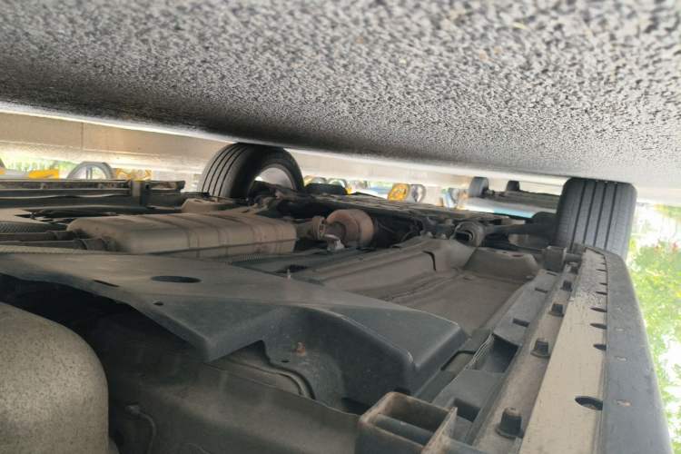 Used Land Rover Discovery Sport 2016 2.0T HSE Chassis Rear Left