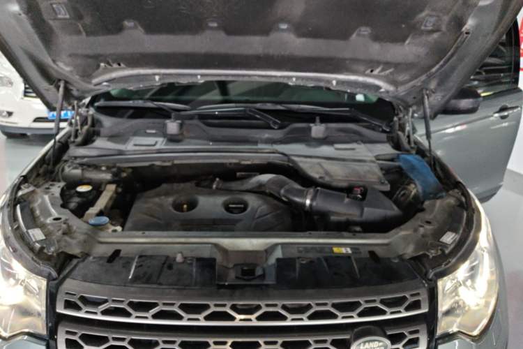 Used Land Rover Discovery Sport 2016 2.0T SE Engine Bay
