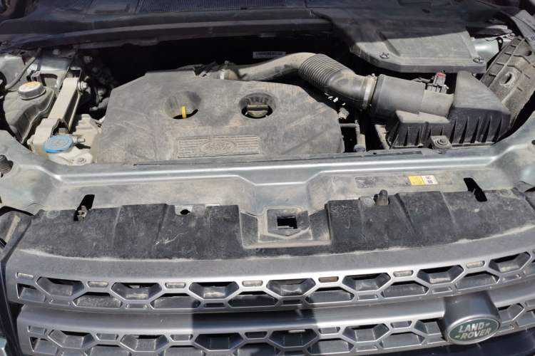 Used Land Rover Discovery Sport 2016 2.0T HSE Engine Bay