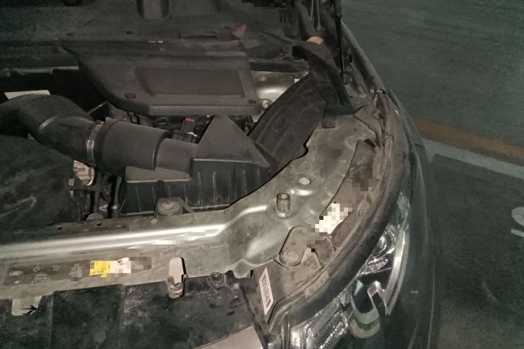 Used Land Rover Discovery Sport 2016 2.0T SE Engine Bay Left