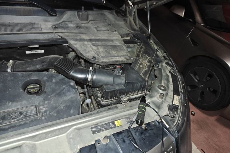 Used Land Rover Discovery Sport 2016 2.0T SE Engine Bay Left
