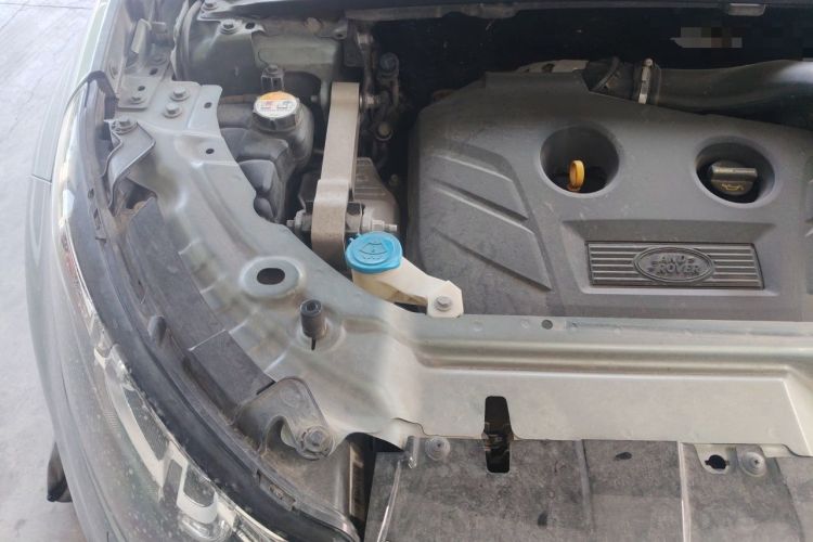 Used Land Rover Discovery Sport 2016 2.0T SE Engine Bay Right