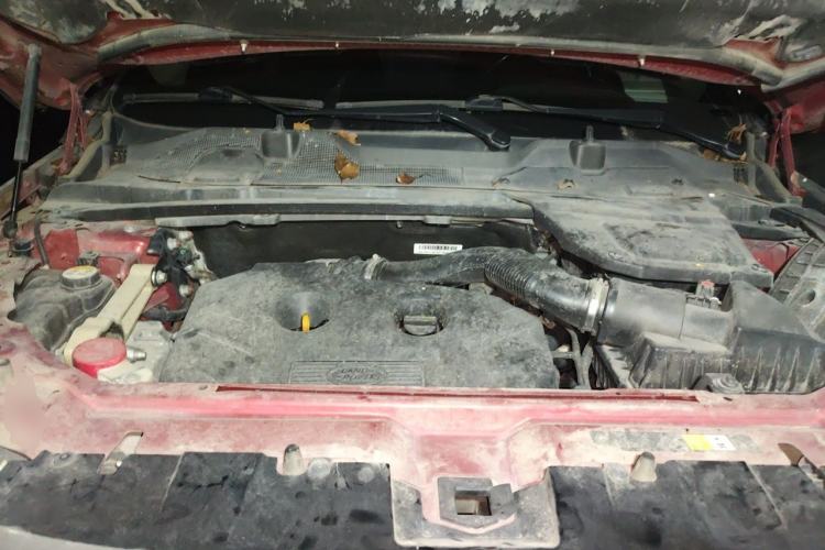 Used Land Rover Discovery Sport 2016 2.0T HSE Engine Bay