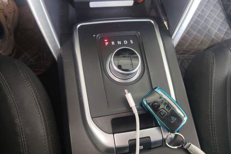 Used Land Rover Discovery Sport 2016 2.0T SE Gear Lever