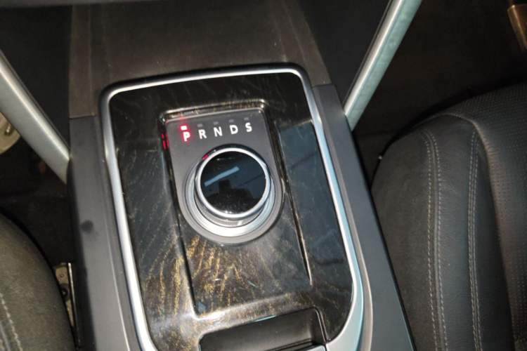 Used Land Rover Discovery Sport 2016 2.0T SE Gear Lever