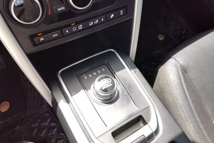Used Land Rover Discovery Sport 2016 2.0T HSE Gear Lever
