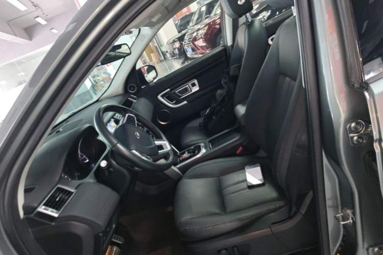 Used Land Rover Discovery Sport 2016 2.0T SE Left Front Seat