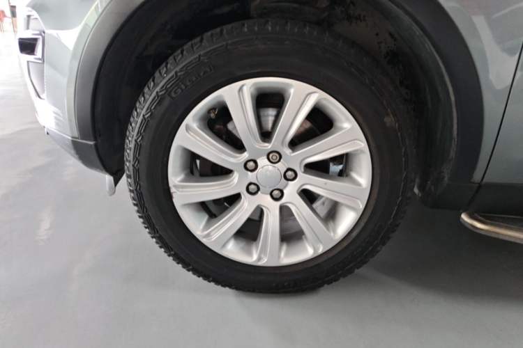 Used Land Rover Discovery Sport 2016 2.0T SE Left Front Wheel Hub