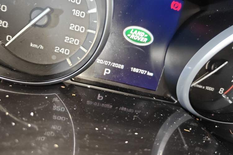 Used Land Rover Discovery Sport 2016 2.0T SE Odometer Close Up