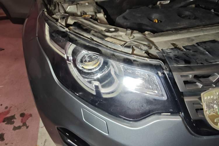 Used Land Rover Discovery Sport 2016 2.0T SE Right Front Headlight