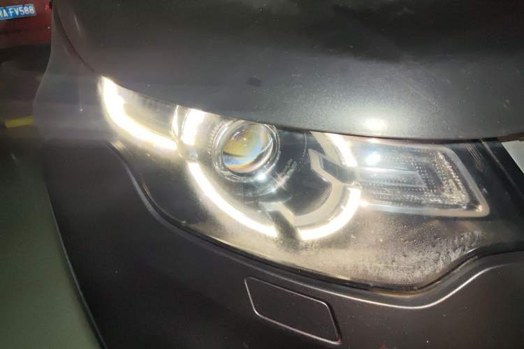 Used Land Rover Discovery Sport 2016 2.0T HSE Right Front Headlight