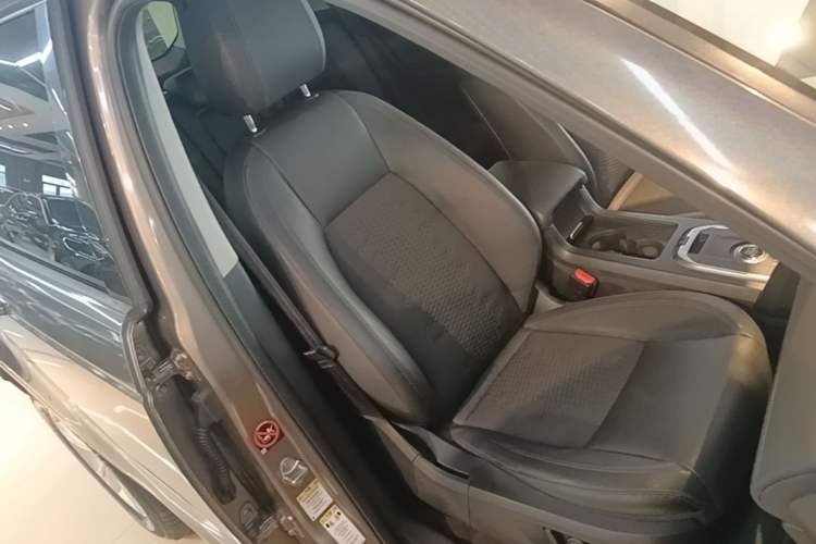 Used Land Rover Discovery Sport 2016 2.0T S Right Front Seat