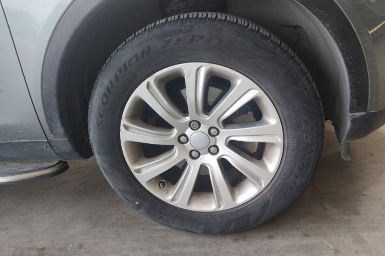 Used Land Rover Discovery Sport 2016 2.0T SE Right Front Wheel Hub