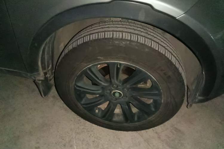 Used Land Rover Discovery Sport 2016 2.0T SE Right Front Wheel Hub