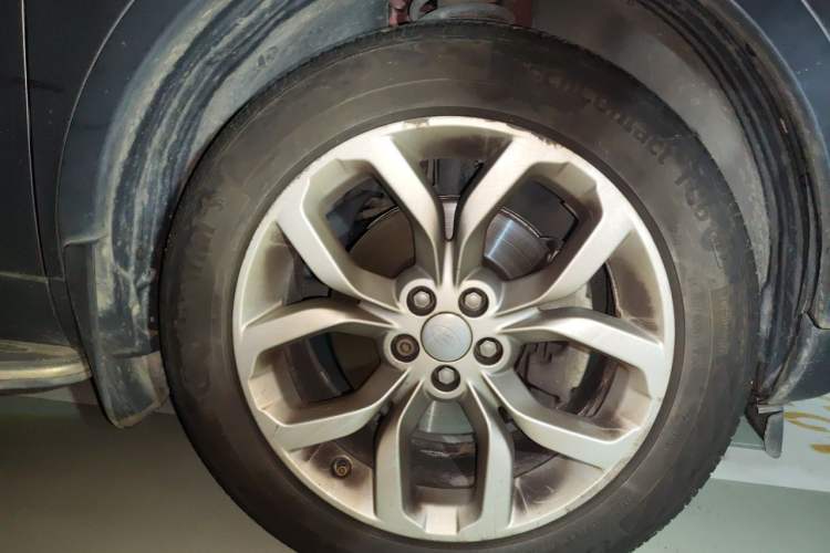 Used Land Rover Discovery Sport 2016 2.0T HSE Right Front Wheel Hub