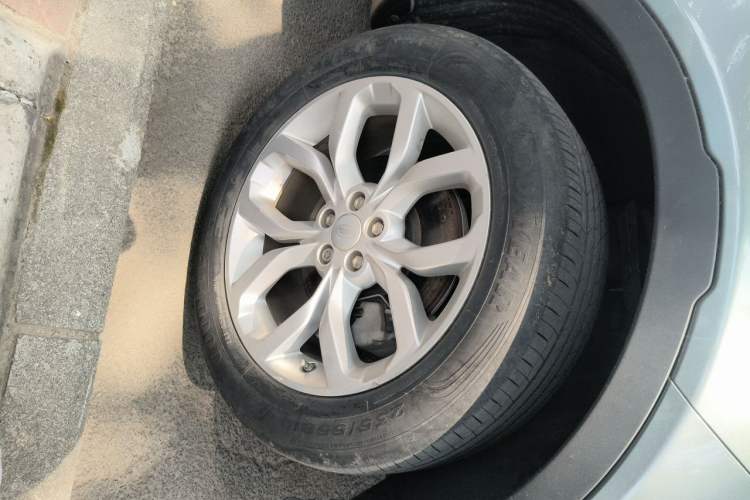 Used Land Rover Discovery Sport 2016 2.0T HSE Right Front Wheel Hub
