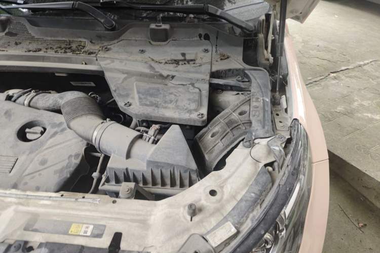 Used Land Rover Discovery Sport 2016 2.0T HSE Engine Bay Left