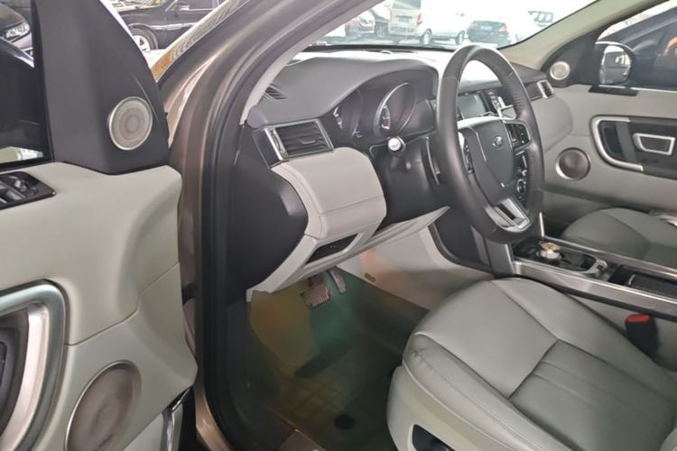 Used Land Rover Discovery Sport 2016 2.0T SE Driver Seat
