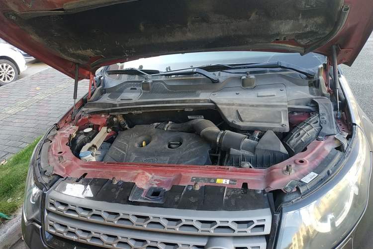 Used Land Rover Discovery Sport 2016 2.0T S Engine Bay