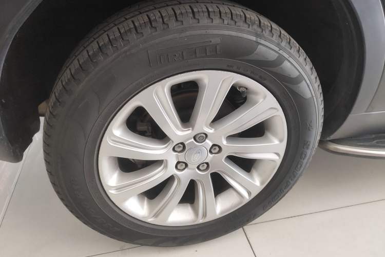 Used Land Rover Discovery Sport 2016 2.0T SE Exterior 8