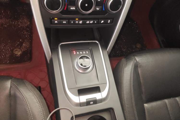Used Land Rover Discovery Sport 2016 2.0T SE Gear Lever