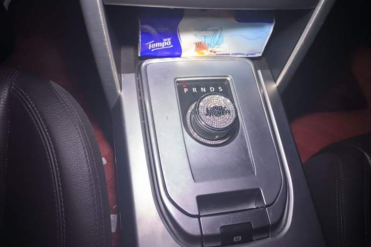 Used Land Rover Discovery Sport 2016 2.0T SE Gear Lever