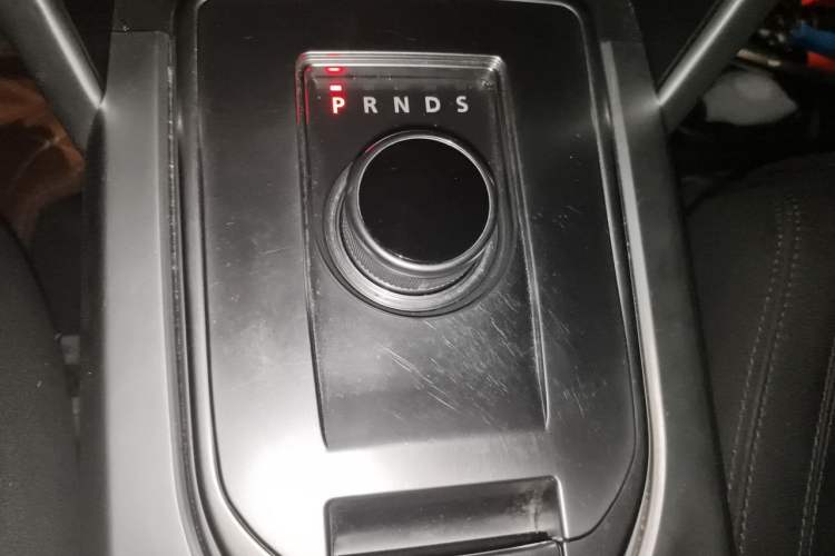 Used Land Rover Discovery Sport 2016 2.0T HSE Gear Lever