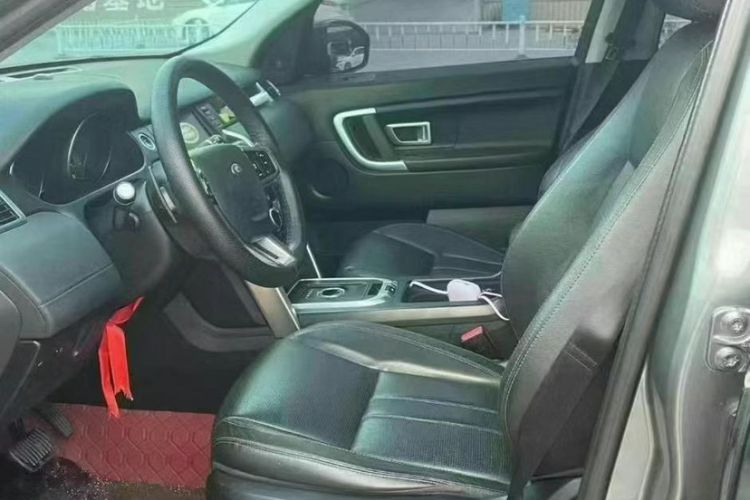 Used Land Rover Discovery Sport 2016 2.0T SE Interior 2
