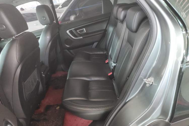 Used Land Rover Discovery Sport 2016 2.0T SE Interior 4