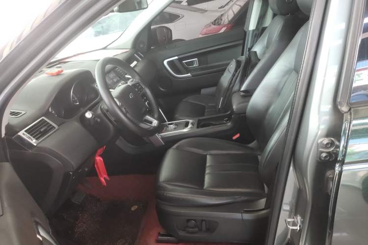 Used Land Rover Discovery Sport 2016 2.0T SE Left Front Seat
