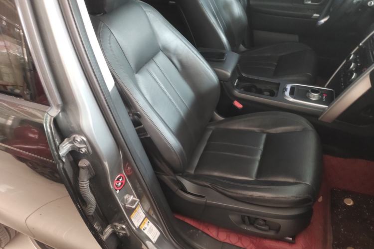 Used Land Rover Discovery Sport 2016 2.0T SE Right Front Seat