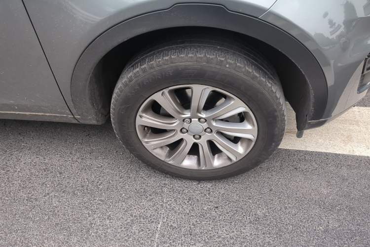 Used Land Rover Discovery Sport 2016 2.0T SE Right Front Wheel Hub
