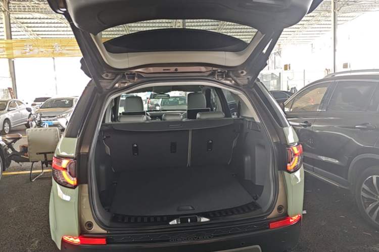 Used Land Rover Discovery Sport 2016 2.0T SE Trunk