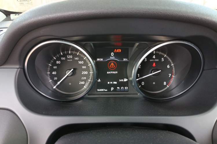 Used Land Rover Discovery Sport 2016 2.0T SE Instrument Cluster