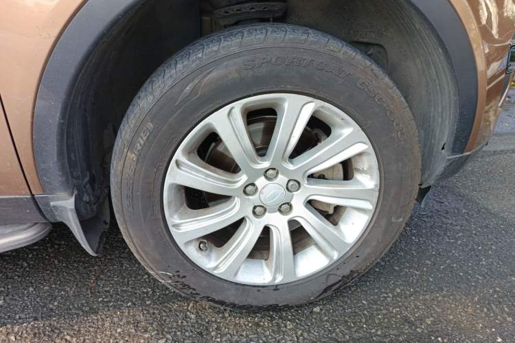 Used Land Rover Discovery Sport 2016 2.0T SE Right Front Wheel Hub