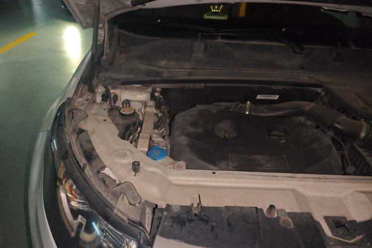 Used Land Rover Discovery Sport 2016 2.0T HSE Engine Bay Right