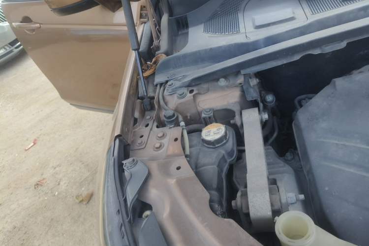 Used Land Rover Discovery Sport 2016 2.0T HSE Engine Bay Right
