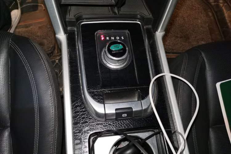 Used Land Rover Discovery Sport 2016 2.0T HSE Gear Lever