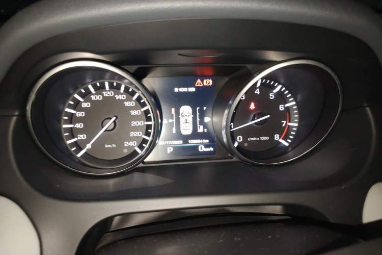 Used Land Rover Discovery Sport 2016 2.0T SE Instrument Cluster