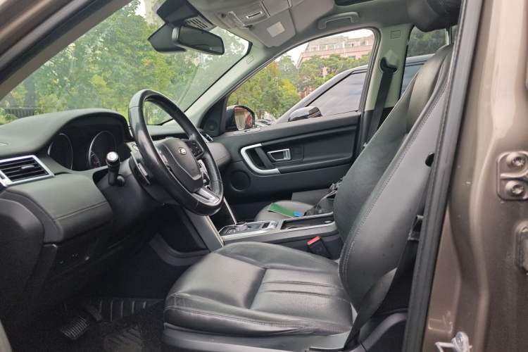 Used Land Rover Discovery Sport 2016 2.0T SE Left Front Seat
