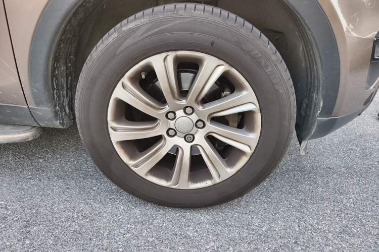 Used Land Rover Discovery Sport 2016 2.0T SE Right Front Wheel Hub