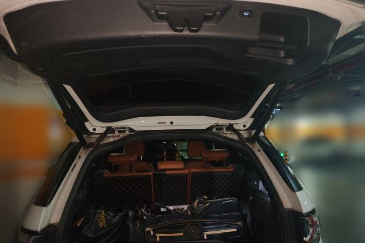 Used Land Rover Discovery Sport 2016 2.0T HSE Trunk